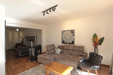 Casa à venda com 512m², 5 quartos e 3 vagasSala