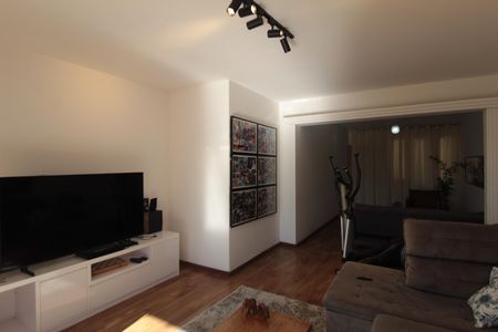 Casa à venda com 512m², 5 quartos e 3 vagasSala