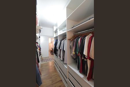Casa à venda com 512m², 5 quartos e 3 vagasCloset da Suite