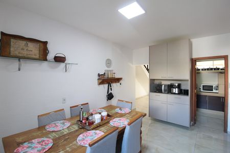 Casa à venda com 512m², 5 quartos e 3 vagasCozinha