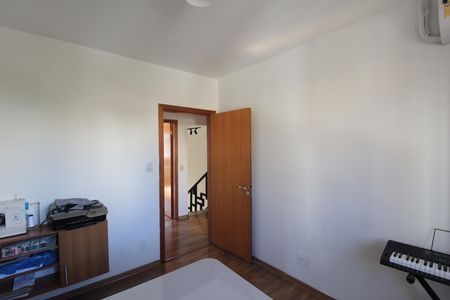 Casa à venda com 512m², 5 quartos e 3 vagasQuarto 2