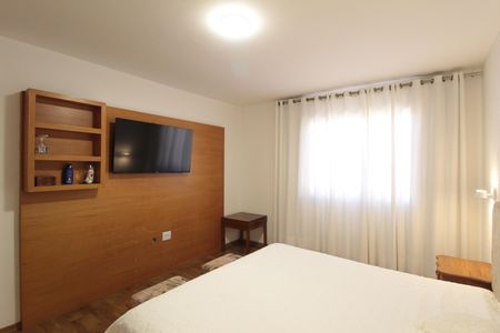 Casa à venda com 512m², 5 quartos e 3 vagasSuite