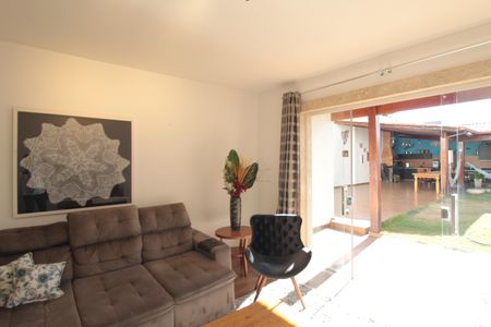 Casa à venda com 512m², 5 quartos e 3 vagasSala