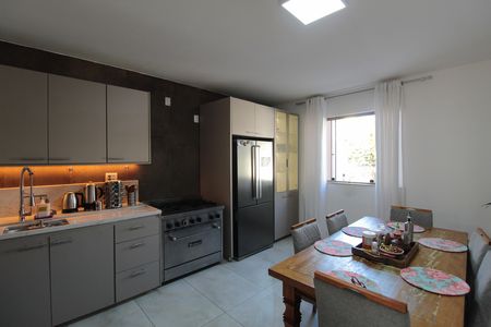 Casa à venda com 512m², 5 quartos e 3 vagasCozinha
