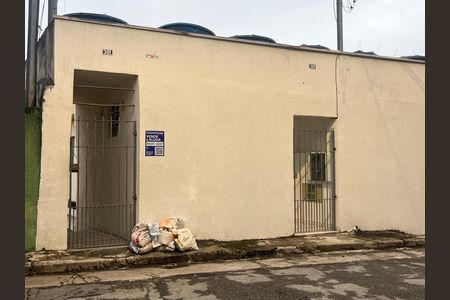 Casa para alugar com 70m², 1 quarto e sem vaga Casa para alugar com 70m², 1 quarto e sem vagaFachada