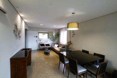 Apartamento à venda com 125m², 4 quartos e 2 vagasSala