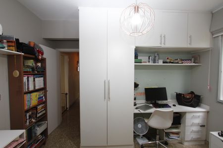 Apartamento à venda com 125m², 4 quartos e 2 vagasQuarto 4