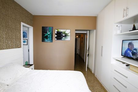 Apartamento à venda com 125m², 4 quartos e 2 vagasSuíte