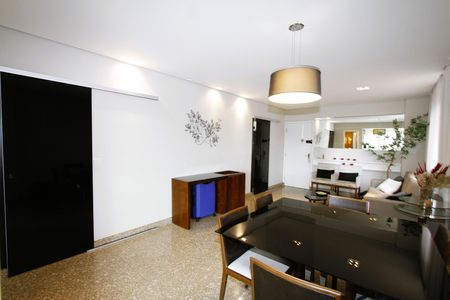 Apartamento à venda com 125m², 4 quartos e 2 vagasSala