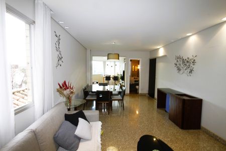 Apartamento à venda com 125m², 4 quartos e 2 vagasSala