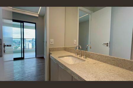 Apartamento à venda com 139m², 2 quartos e 1 vaga Apartamento à venda com 139m², 2 quartos e 1 vagaBanheiro da Suíte 2