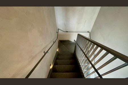 Apartamento à venda com 139m², 2 quartos e 1 vaga Apartamento à venda com 139m², 2 quartos e 1 vagaEscada