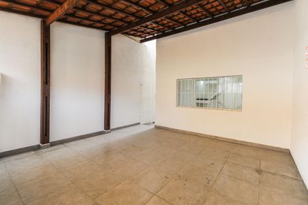 Casa à venda com 131m², 3 quartos e 2 vagas Casa à venda com 131m², 3 quartos e 2 vagasGaragem