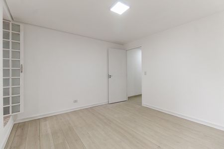 Casa à venda com 131m², 3 quartos e 2 vagas Casa à venda com 131m², 3 quartos e 2 vagasSuíte