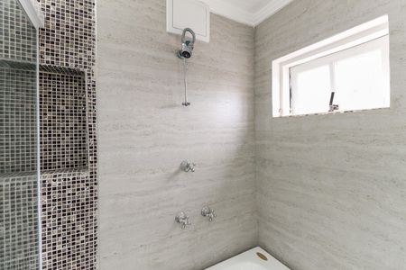 Casa à venda com 131m², 3 quartos e 2 vagas Casa à venda com 131m², 3 quartos e 2 vagasBanheiro da Suíte