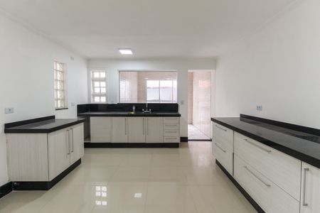 Casa à venda com 131m², 3 quartos e 2 vagas Casa à venda com 131m², 3 quartos e 2 vagasCozinha
