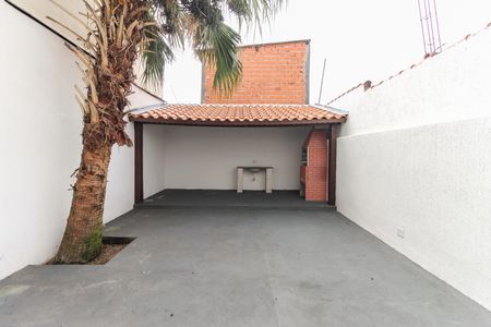 Casa à venda com 131m², 3 quartos e 2 vagas Casa à venda com 131m², 3 quartos e 2 vagasChurrasqueira - Quintal
