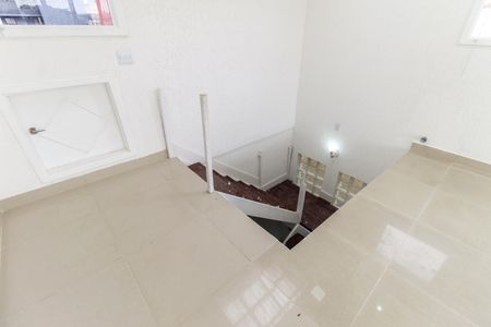 Casa à venda com 131m², 3 quartos e 2 vagas Casa à venda com 131m², 3 quartos e 2 vagasSala