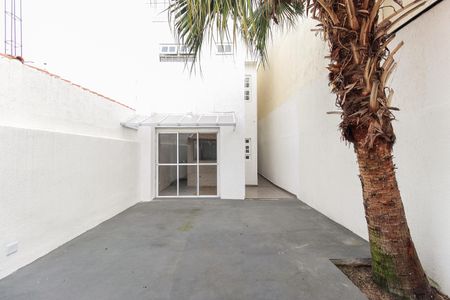 Casa à venda com 131m², 3 quartos e 2 vagas Casa à venda com 131m², 3 quartos e 2 vagasChurrasqueira - Quintal