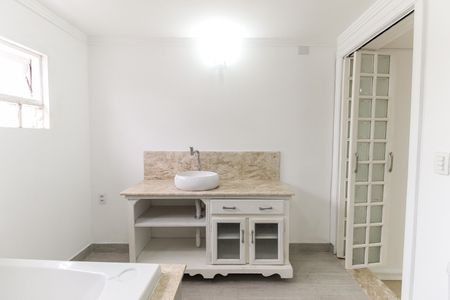 Casa à venda com 131m², 3 quartos e 2 vagas Casa à venda com 131m², 3 quartos e 2 vagasBanheiro da Suíte