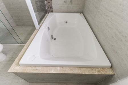 Casa à venda com 131m², 3 quartos e 2 vagas Casa à venda com 131m², 3 quartos e 2 vagasBanheiro da Suíte