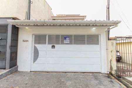 Casa à venda com 131m², 3 quartos e 2 vagas Casa à venda com 131m², 3 quartos e 2 vagasFachada e Placa