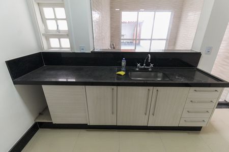 Casa à venda com 131m², 3 quartos e 2 vagas Casa à venda com 131m², 3 quartos e 2 vagasCozinha