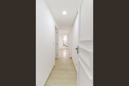 Casa à venda com 131m², 3 quartos e 2 vagas Casa à venda com 131m², 3 quartos e 2 vagasCorredor