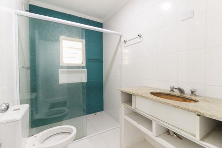 Casa à venda com 131m², 3 quartos e 2 vagas Casa à venda com 131m², 3 quartos e 2 vagasBanheiro Social