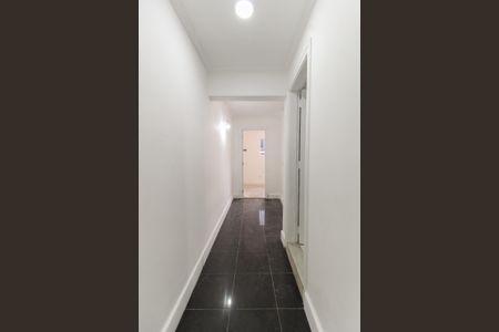 Casa à venda com 131m², 3 quartos e 2 vagas Casa à venda com 131m², 3 quartos e 2 vagasCorredor