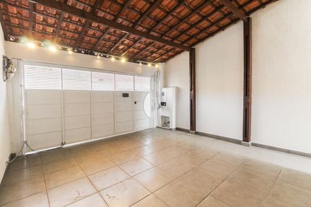 Casa à venda com 131m², 3 quartos e 2 vagas Casa à venda com 131m², 3 quartos e 2 vagasGaragem