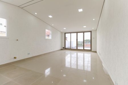 Casa à venda com 131m², 3 quartos e 2 vagas Casa à venda com 131m², 3 quartos e 2 vagasSala