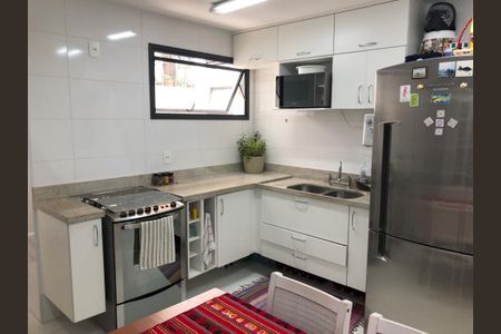 Apartamento à venda com 124m², 4 quartos e 2 vagas Apartamento à venda com 124m², 4 quartos e 2 vagasCozinha