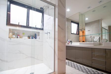 Apartamento à venda com 210m², 3 quartos e 4 vagasBanheiro da Suíte 3