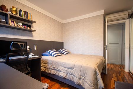 Apartamento à venda com 210m², 3 quartos e 4 vagasSuíte 2