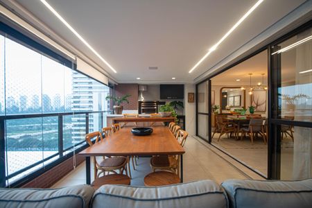 Apartamento à venda com 210m², 3 quartos e 4 vagasVaranda da Sala