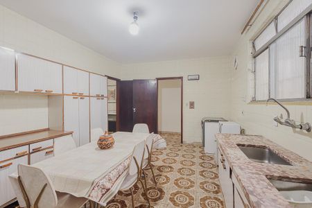 Casa à venda com 354m², 3 quartos e 8 vagasCozinha