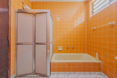 Casa à venda com 354m², 3 quartos e 8 vagasBanheiro da Suíte