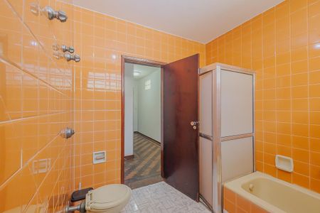 Casa à venda com 354m², 3 quartos e 8 vagasBanheiro da Suíte