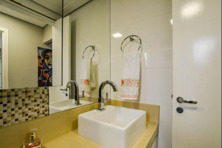 Apartamento à venda com 52m², 2 quartos e 1 vaga Apartamento à venda com 52m², 2 quartos e 1 vagaBanheiro