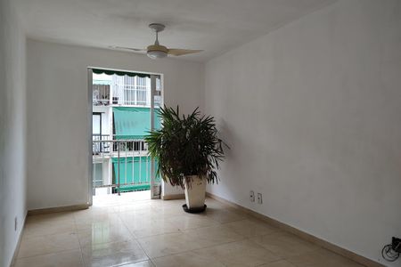 Apartamento para alugar com 70m², 2 quartos e 1 vaga Apartamento para alugar com 70m², 2 quartos e 1 vagaSala