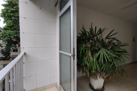 Apartamento para alugar com 70m², 2 quartos e 1 vaga Apartamento para alugar com 70m², 2 quartos e 1 vagaVaranda