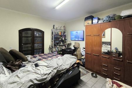 Casa à venda com 1200m², 4 quartos e 8 vagas Casa à venda com 1200m², 4 quartos e 8 vagasQuarto 4