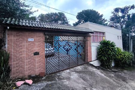 Casa à venda com 1200m², 4 quartos e 8 vagas Casa à venda com 1200m², 4 quartos e 8 vagasFachada