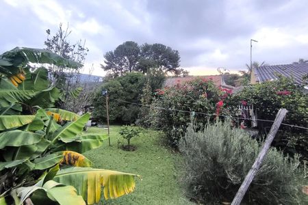 Casa à venda com 1200m², 4 quartos e 8 vagas Casa à venda com 1200m², 4 quartos e 8 vagasÁrea comum