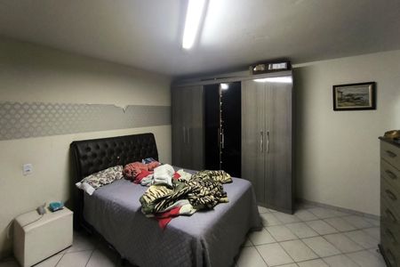 Casa à venda com 1200m², 4 quartos e 8 vagas Casa à venda com 1200m², 4 quartos e 8 vagasQuarto