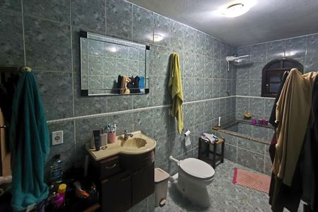 Casa à venda com 1200m², 4 quartos e 8 vagas Casa à venda com 1200m², 4 quartos e 8 vagasBanheiro do Quarto