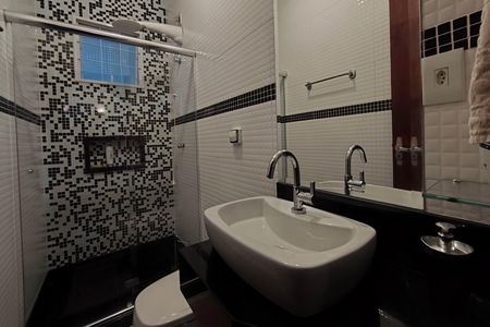 Casa à venda com 129m², 3 quartos e 3 vagasBanheiro Social