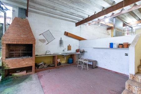 Casa à venda com 150m², 3 quartos e 2 vagas Casa à venda com 150m², 3 quartos e 2 vagasChurrasqueira