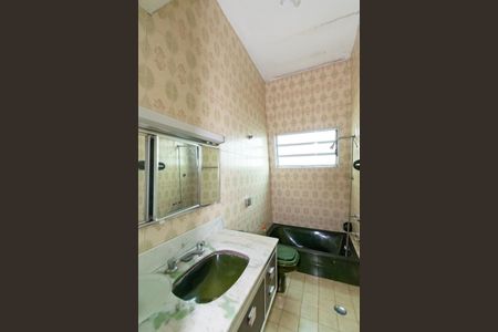 Casa à venda com 150m², 3 quartos e 2 vagas Casa à venda com 150m², 3 quartos e 2 vagasBanheiro da Suíte